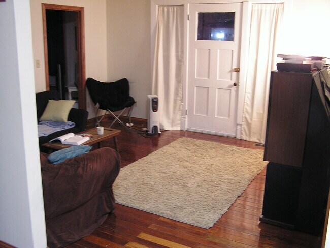 Building Photo - 412 Woodland Ave