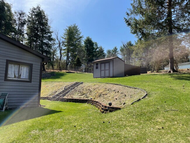 Foto del edificio - 4314 Tadpole Rd