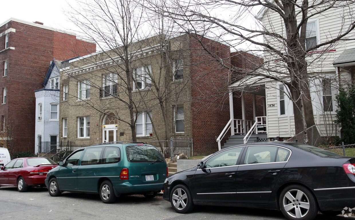Primary Photo - 1430 Chapin St NW