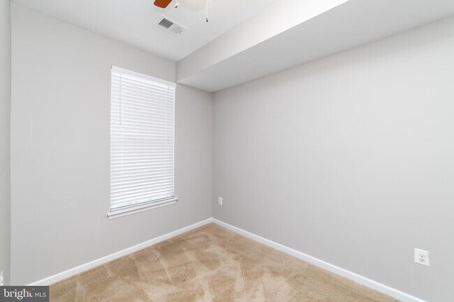 Foto del edificio - 1669 Dorothy Ln