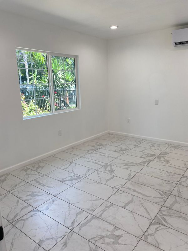 Foto del edificio - 6447 Gaviota Ave