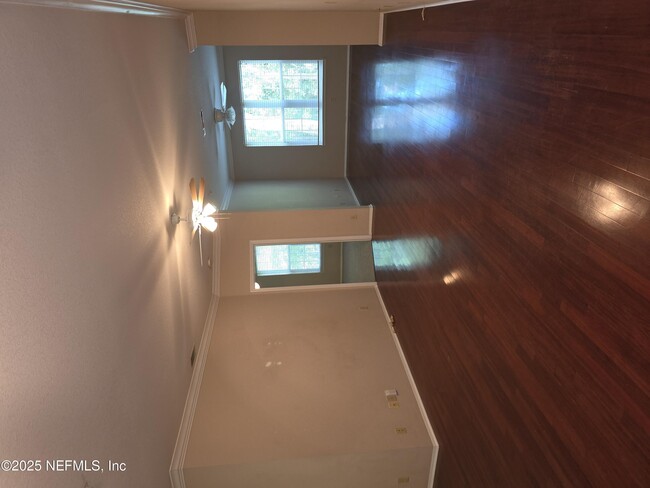 Building Photo - 13810 Sutton Park Dr N