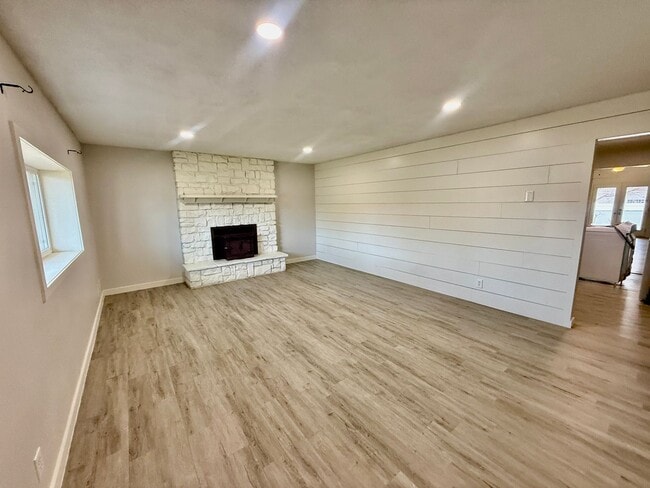 Foto del edificio - Pet-Friendly 4-BR Home in Santa Clara with RV Parking