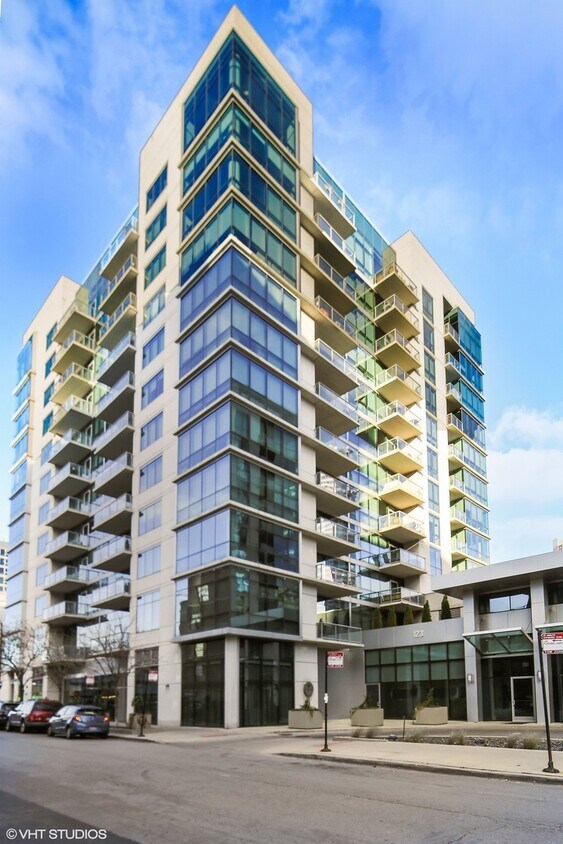 Foto principal - 123 S Green St