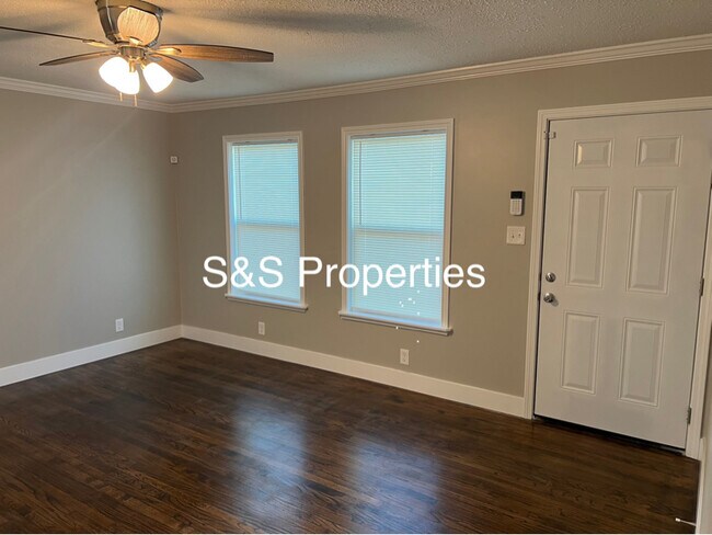 Foto del edificio - 5326 W 11th Pl