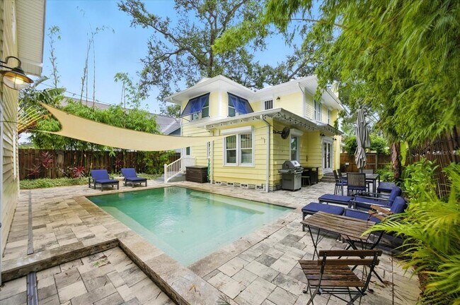 Foto del edificio - 221 13th Ave NE