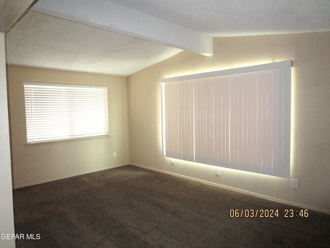 Building Photo - 8020 Algerita Ct