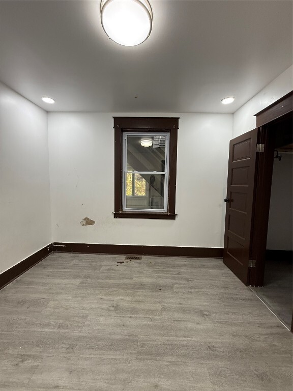 Building Photo - 1005 Pine St