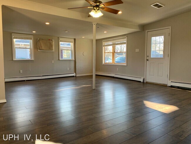Building Photo - 4 br, 1.5 bath House - 8 Shepherd Lane