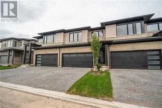 Building Photo - 4552 Portage Rd