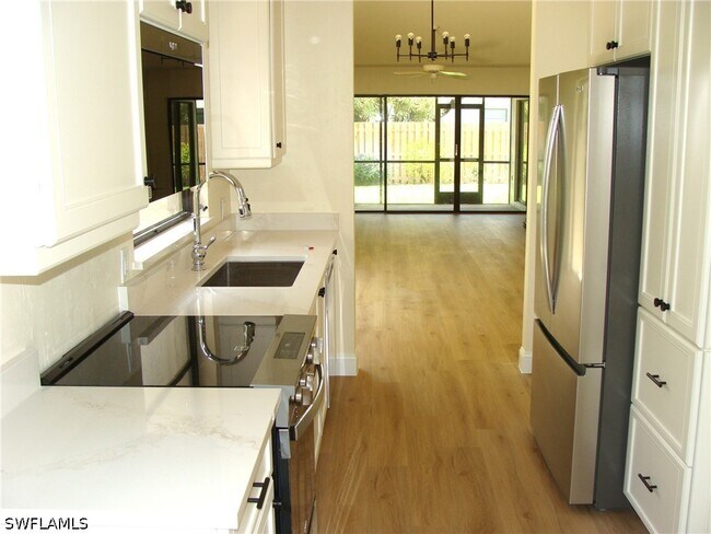 Foto del edificio - 857 Reef Point Cir