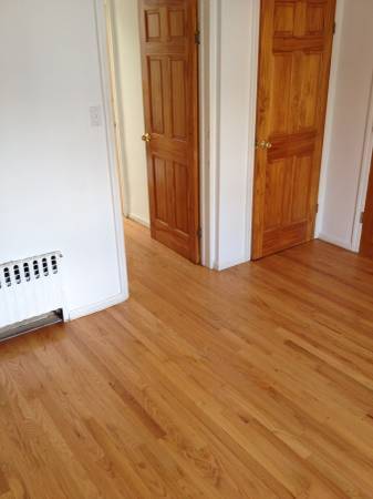 Building Photo - 1076 E 15th St