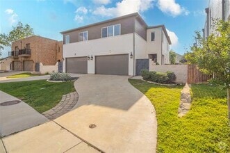 Building Photo - 404 Templeton Dr