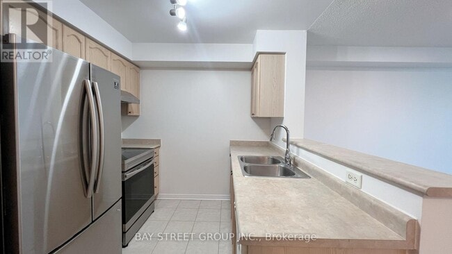 Building Photo - 1701-1726 OLIVE Ave