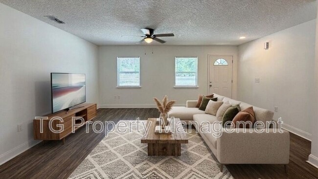 Foto del edificio - 1756 Lane Ave S