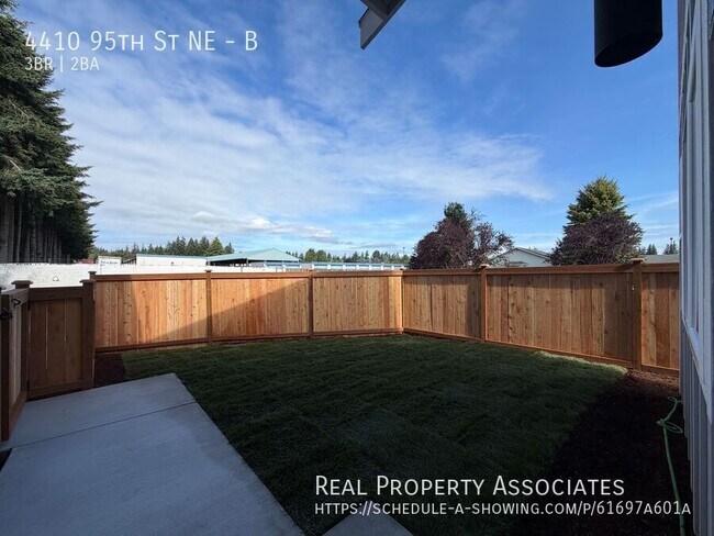 Foto del edificio - 4410 95th St NE