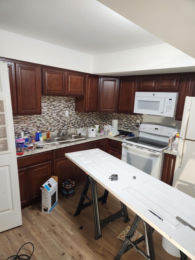 Primary Photo - 412 N Spruce St