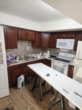 Building Photo - 412 N Spruce St