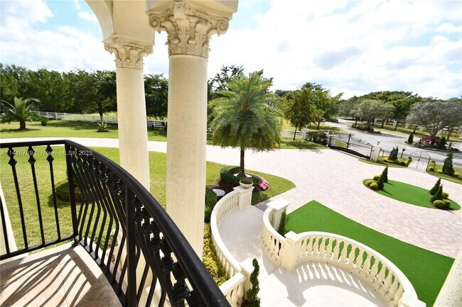 Foto del edificio - 5900 Estates Dr