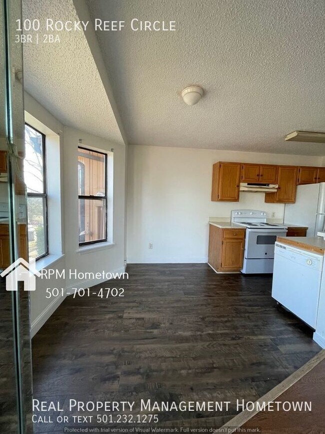 Building Photo - COMFORTABLE AND CONVENIENT DUPLEX
