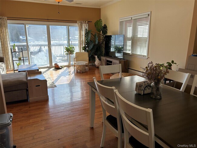 Building Photo - 666 Jersey Ave