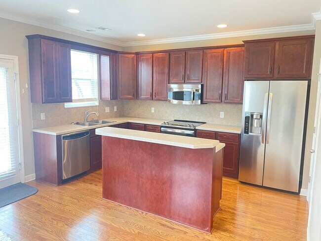 Foto del edificio - 1076 Riverwood Village Blvd