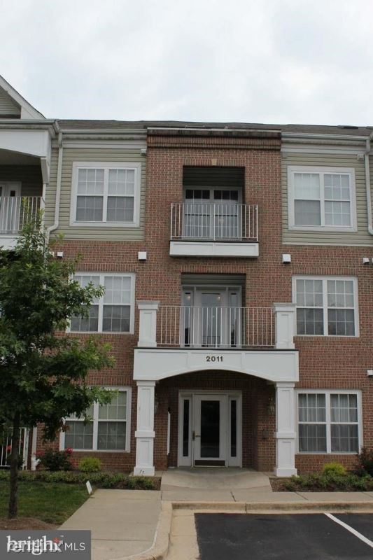 Building Photo - 2011 Warners Terrace S