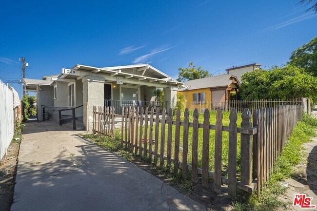 Photo - 229 E 85th St House