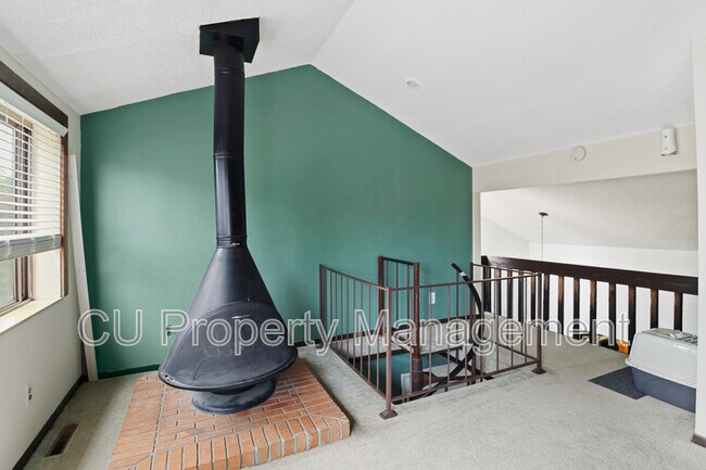 Foto del edificio - 1924 Melrose Dr