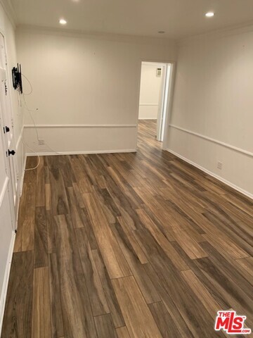 Foto del edificio - 9385 1/2 Charleville Blvd