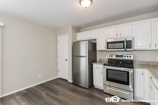 Building Photo - Recently updated 3 Bed, 2 Bath home in Tucson