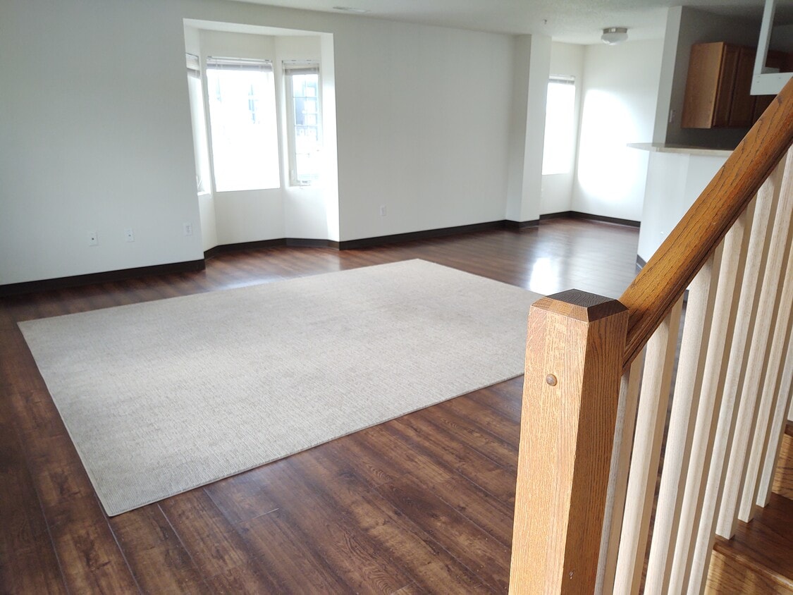 943 S Gilbert St Unit 36, Iowa City, IA 52240 Condo for Rent in Iowa