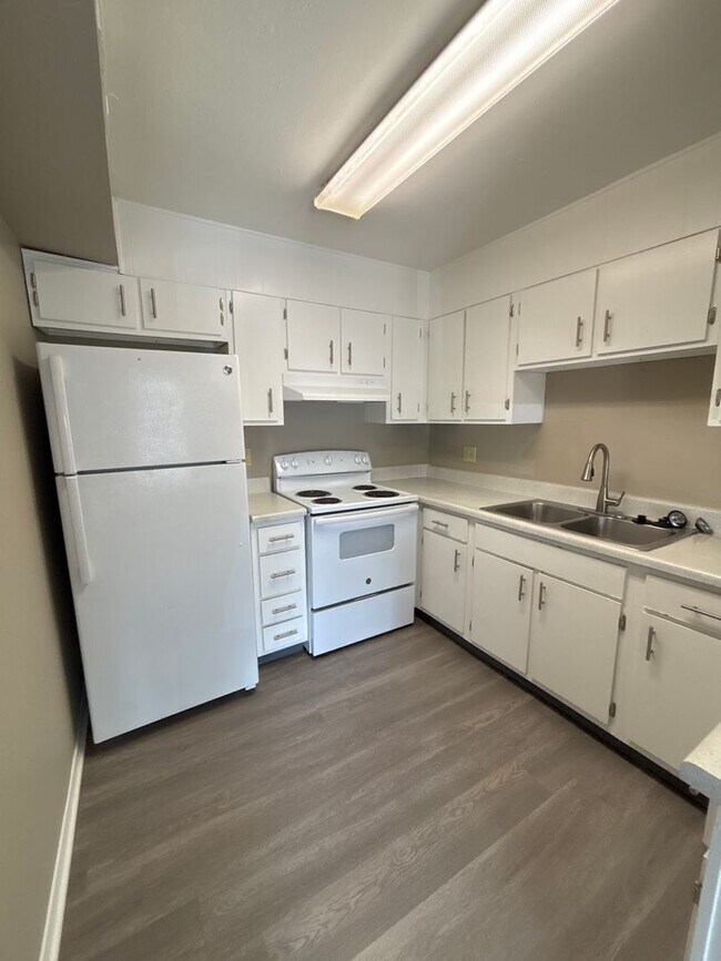Foto del edificio - 1 BED 1 BATH CONDO AVAILABLE!