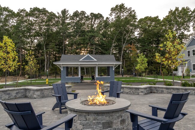 Community Fire Pit - 15 High Street Residences