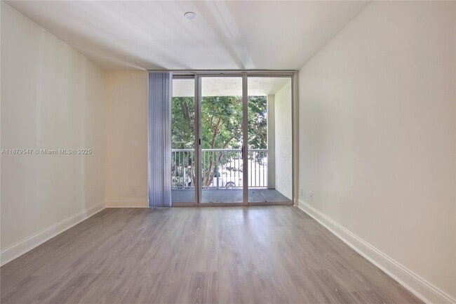Foto del edificio - 3605 NE 207th St