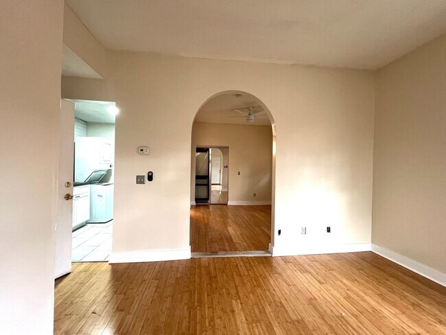 Foto del edificio - 500 Parkway Dr NE