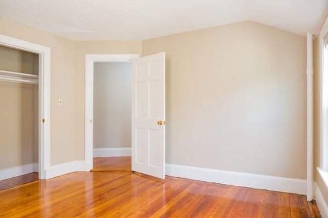 Building Photo - 5 bedroom in Somerville MA 02145