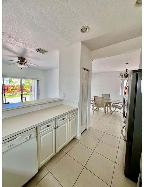 Foto del edificio - 3141 NE 3rd Dr