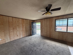 Building Photo - 347 Watson Rd