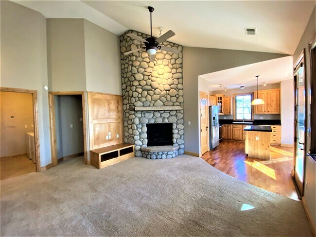 Building Photo - 31276 Stone Canyon Rd