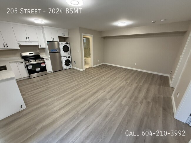 Photo du bâtiment - Like-New Basement in Langley