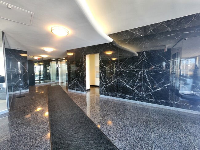 Foto del edificio - 3440 N Lake Shore Dr