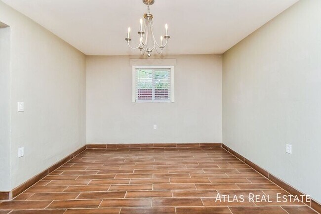 Foto del edificio - 4757 E 4th St