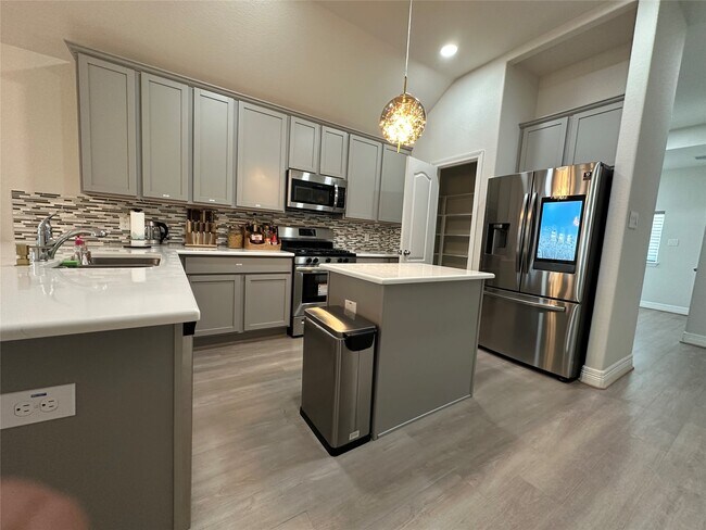 Foto del edificio - 15515 Sailpoint Ln
