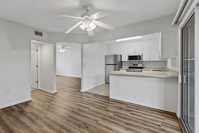 Foto del edificio - Lovely 3 bedroom 2 1/2 bath condo in Crick...