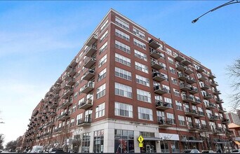 Building Photo - 6 S Laflin St
