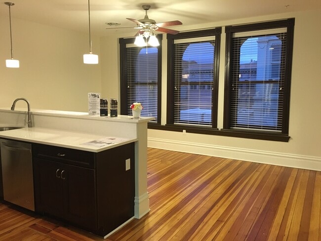 Building Photo - Troy Properties