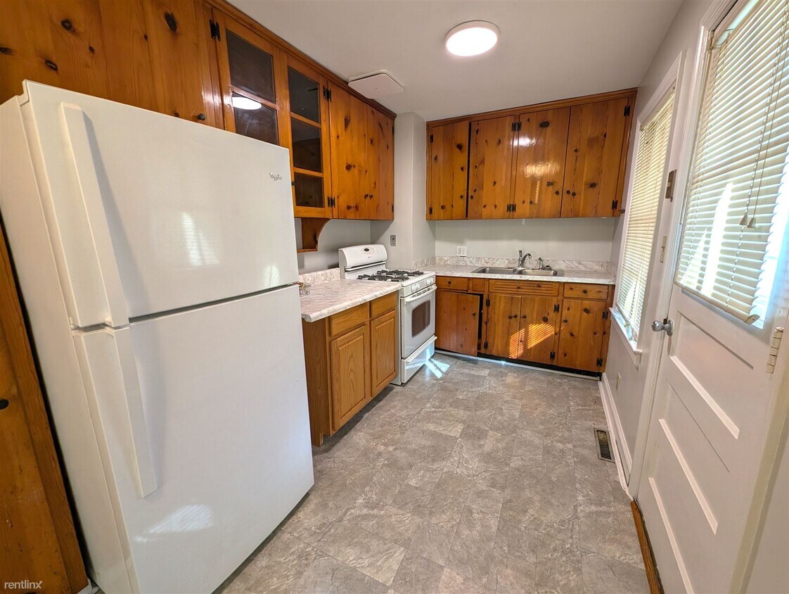 Building Photo - 2 br, 1 bath House - 708 North King Charle...