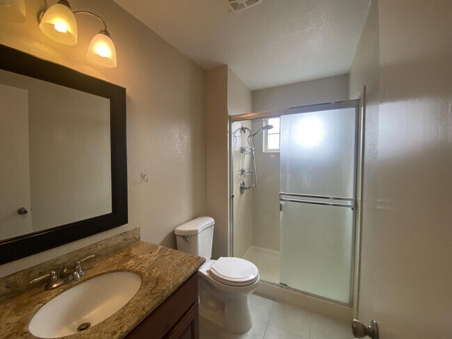 Foto del edificio - 4373 Santee Rd