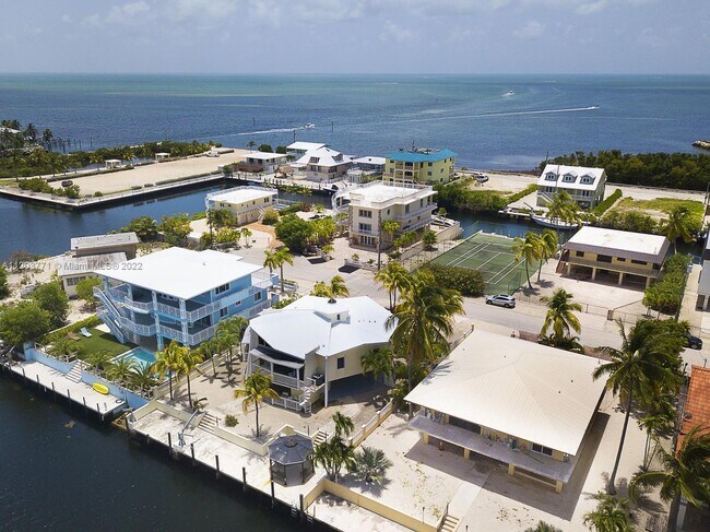 Building Photo - 184 Bahama Ave
